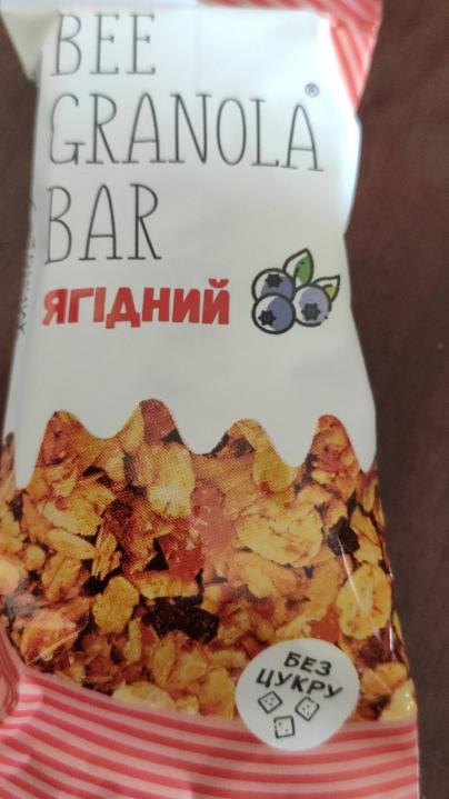 Фото - Батончик ягодный Bee granola