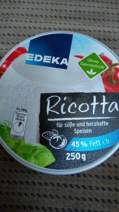 Фото - рикотта Edeka