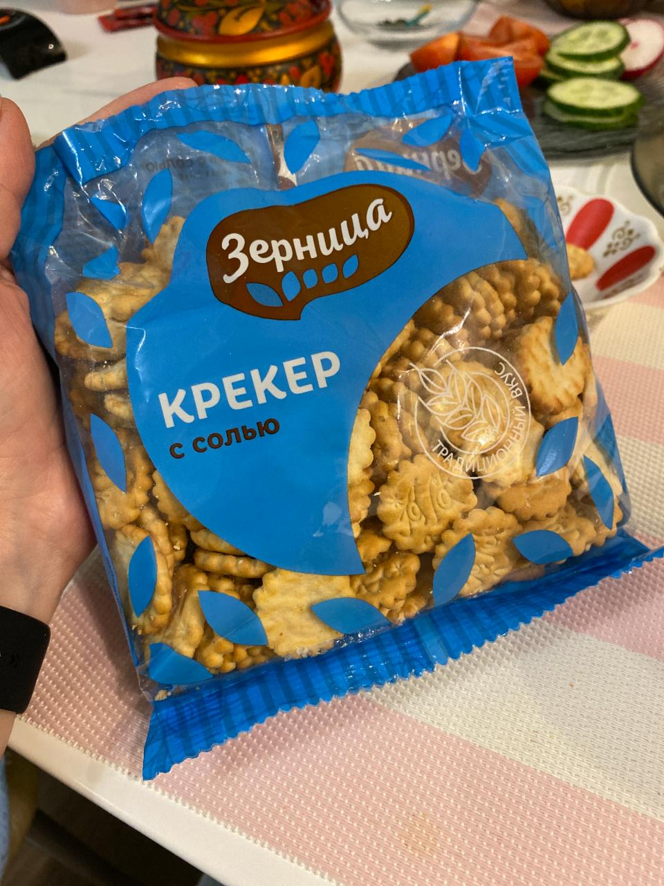 Фото - Крекер с солью Зерница