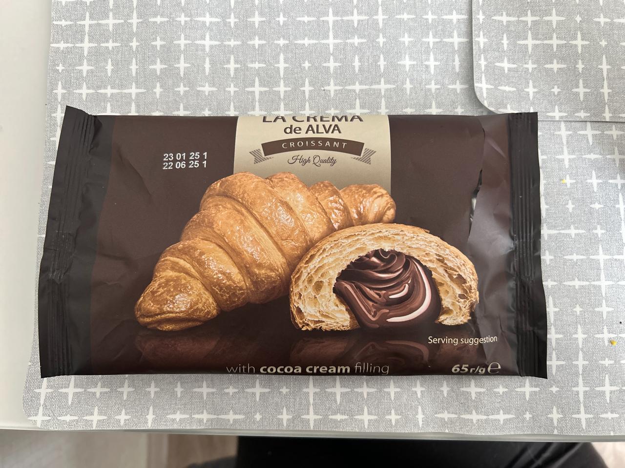 Фото - Croissant with cocoa cream filling La Crema de Alva